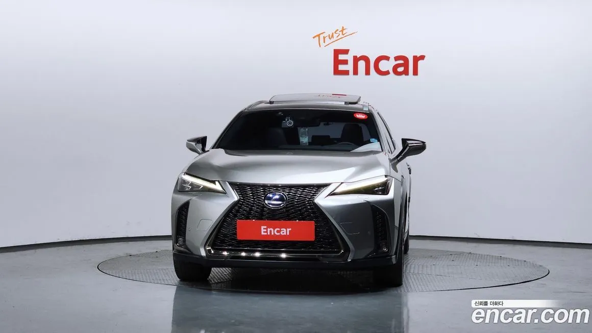 Lexus UX — фото 2