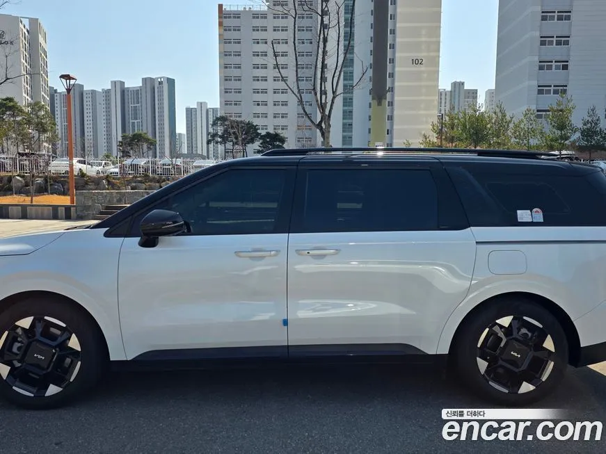Kia Carnival — фото 1