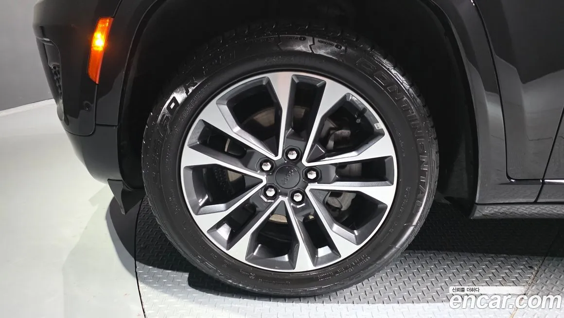 Jeep Cherokee — фото 10