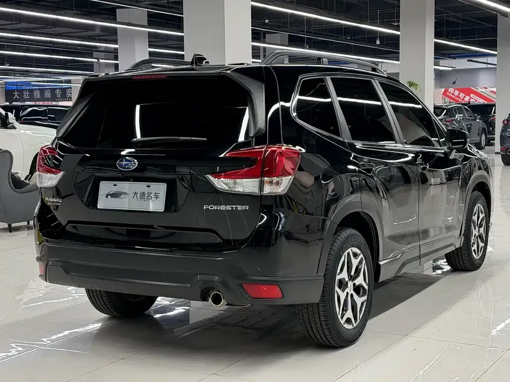 Subaru Forester — фото 6