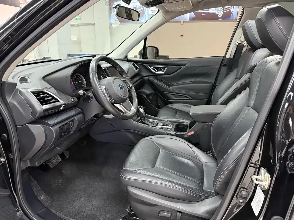 Subaru Forester — фото 3