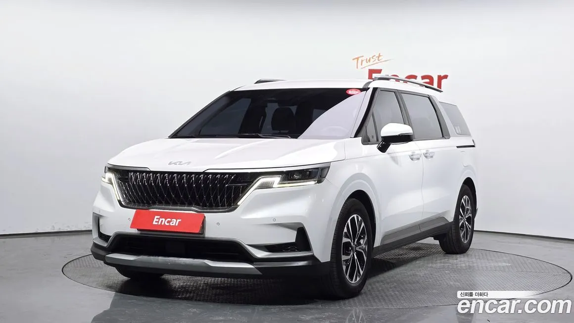 Kia Carnival — фото 1