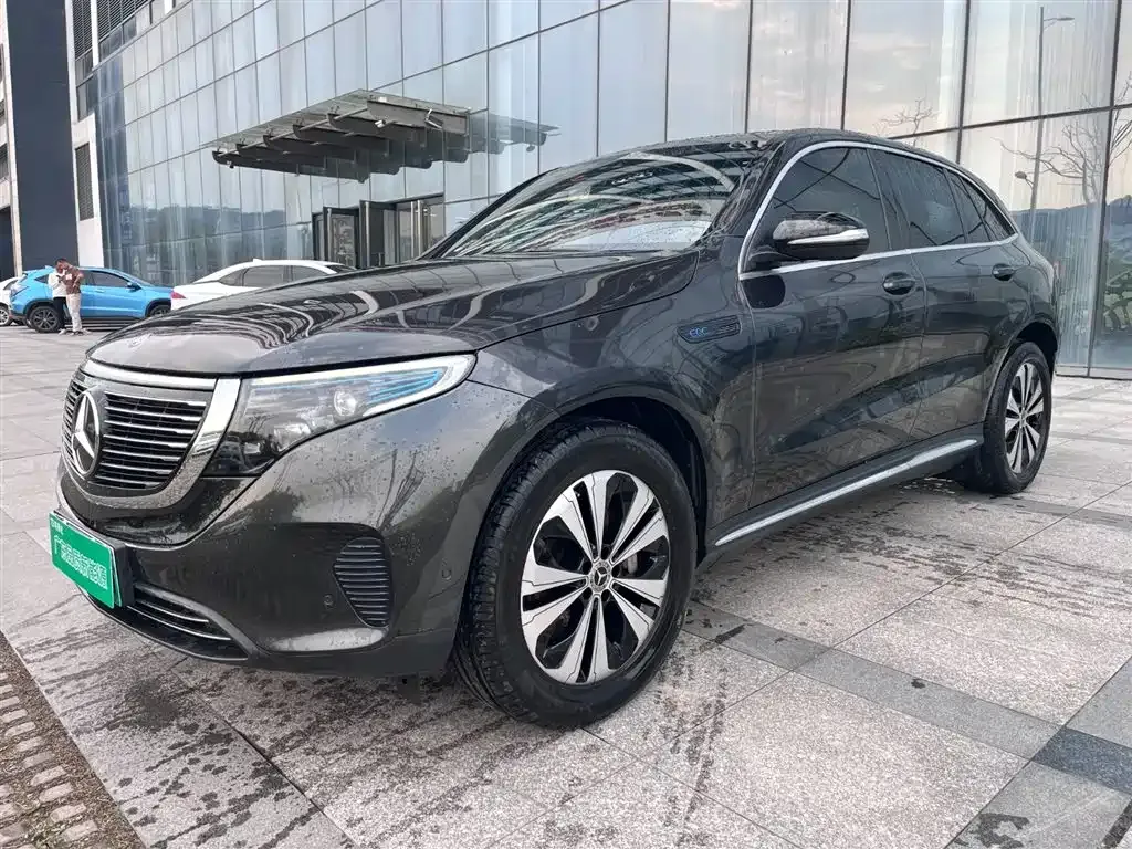 Mercedes-Benz EQC — фото 9