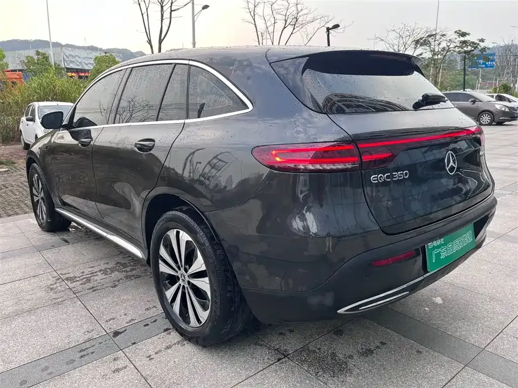 Mercedes-Benz EQC — фото 6