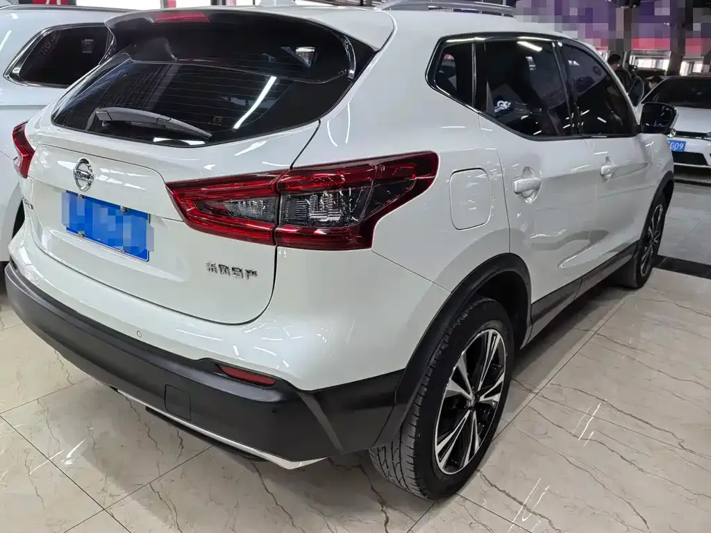 Nissan Qashqai — фото 8