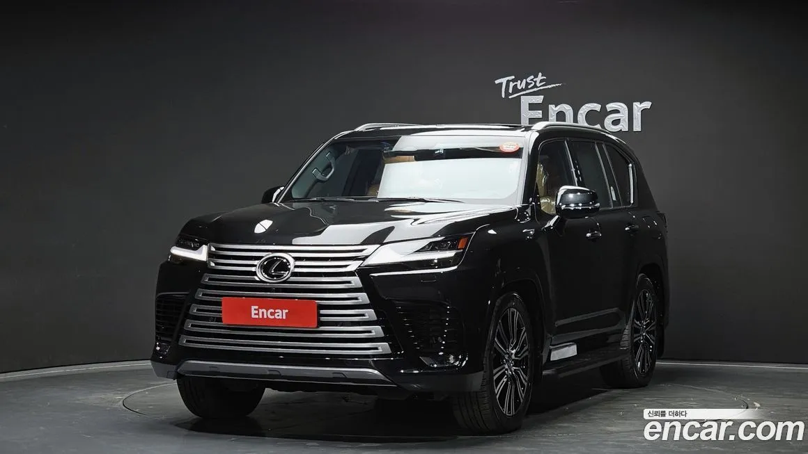 Lexus LX — фото 1