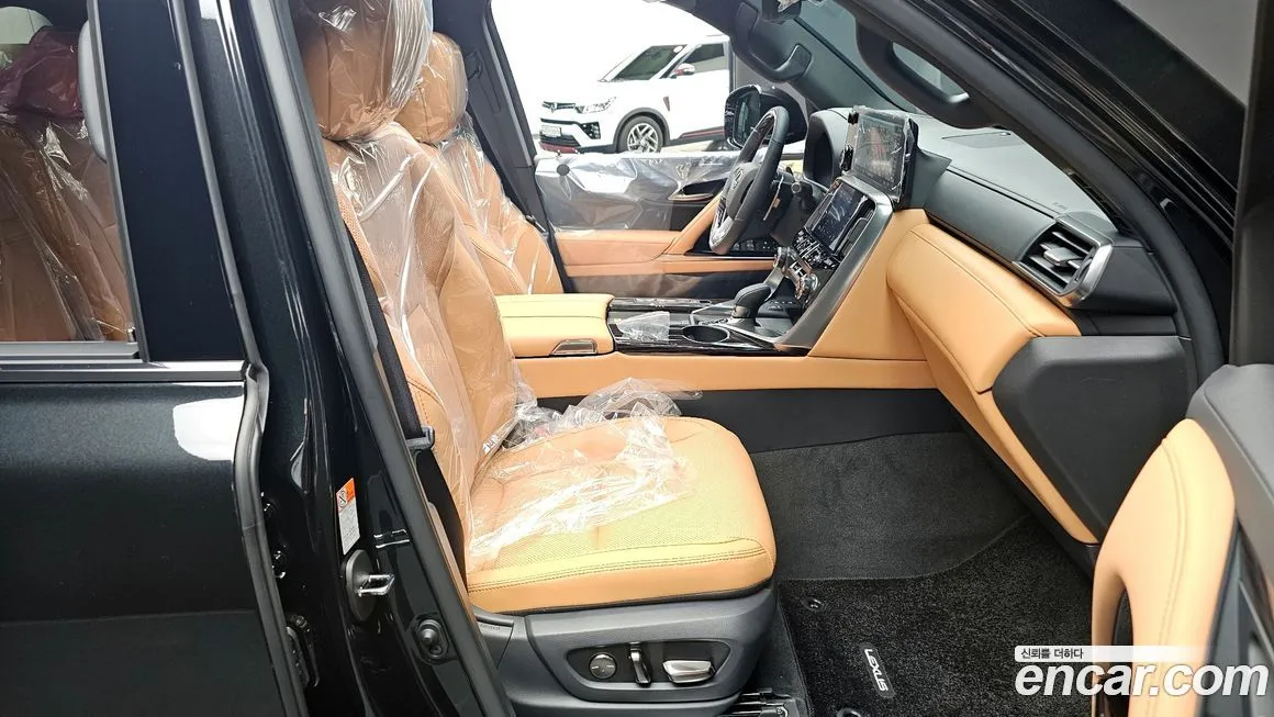 Lexus LX — фото 10