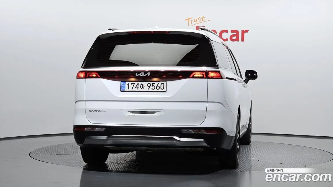 Kia Carnival — фото 3