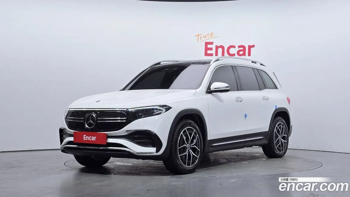 Mercedes-Benz EQB — фото 1