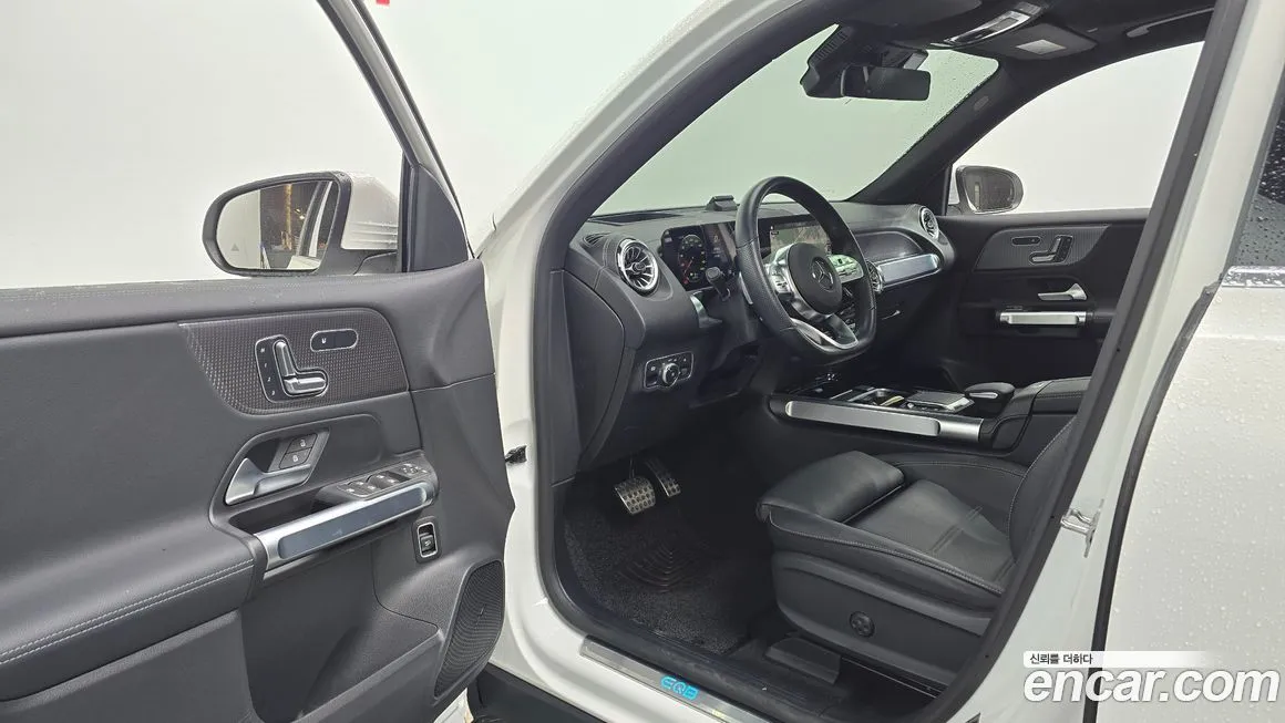 Mercedes-Benz EQB — фото 10