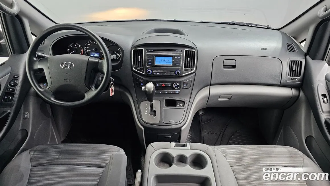 Hyundai Starex — фото 6
