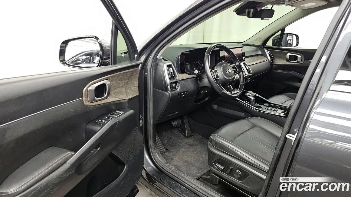Kia Sorento — фото 8