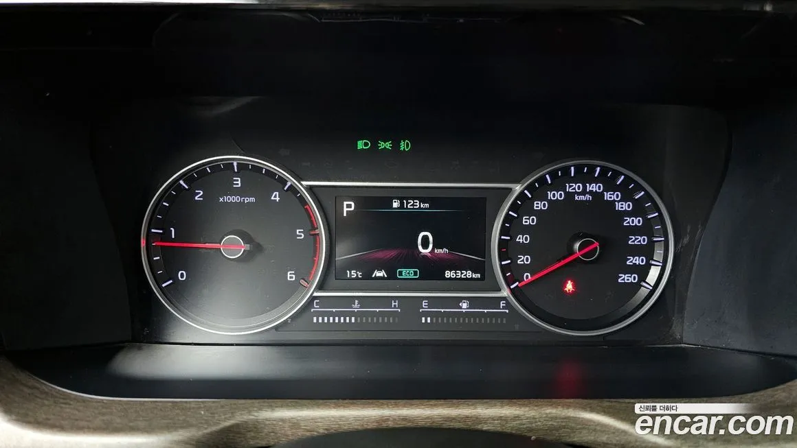 Kia Sorento — фото 4