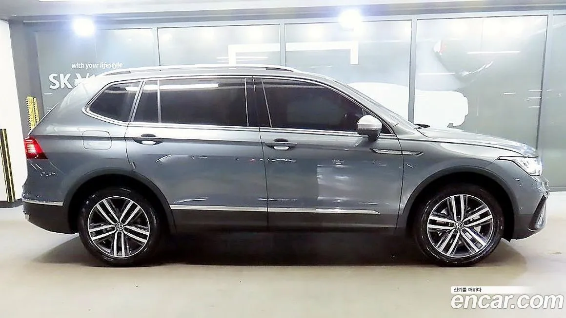 Volkswagen Tiguan — фото 8