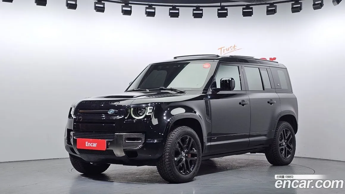 Land Rover Defender — фото 1