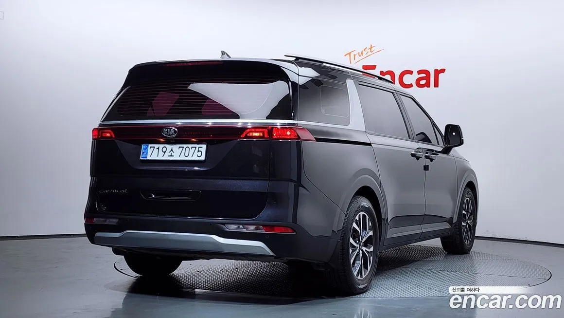Kia Carnival — фото 2