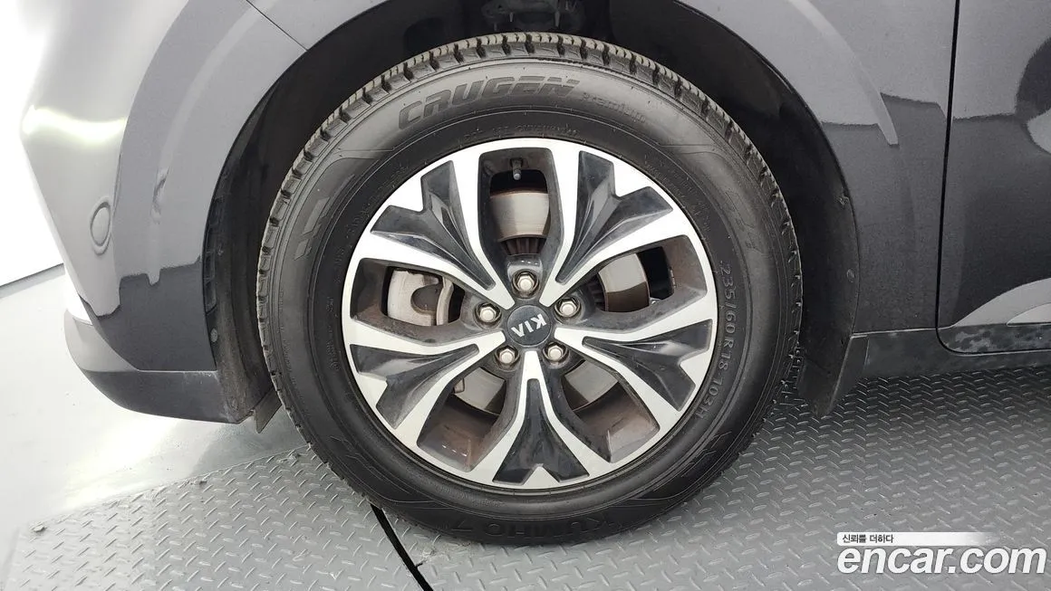 Kia Carnival — фото 10