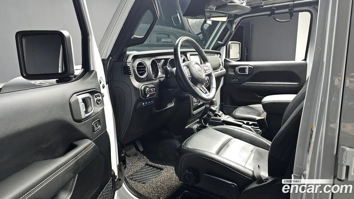 Jeep Wrangler — фото 4