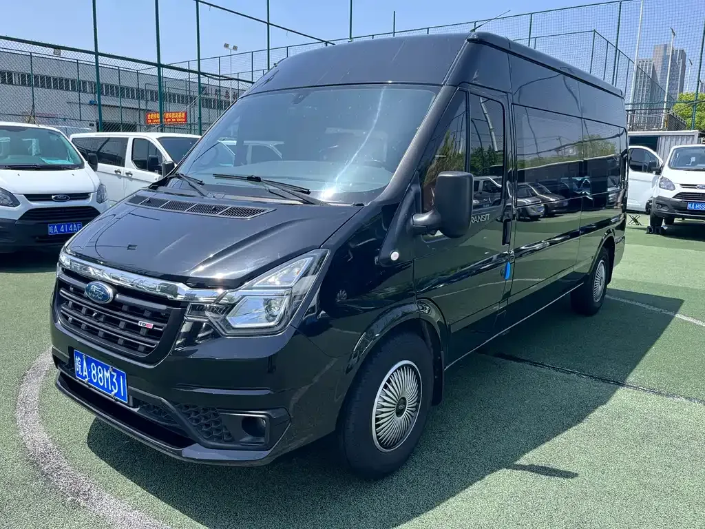 Ford Transit Custom — фото 1