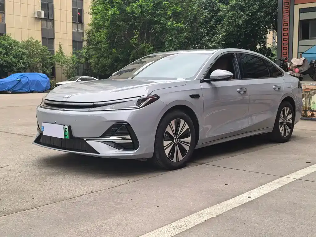 Geely Galaxy A7 — фото 1