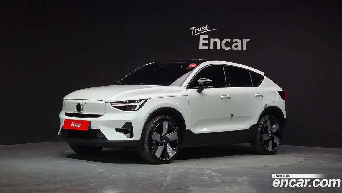 Volvo C40 — фото 1