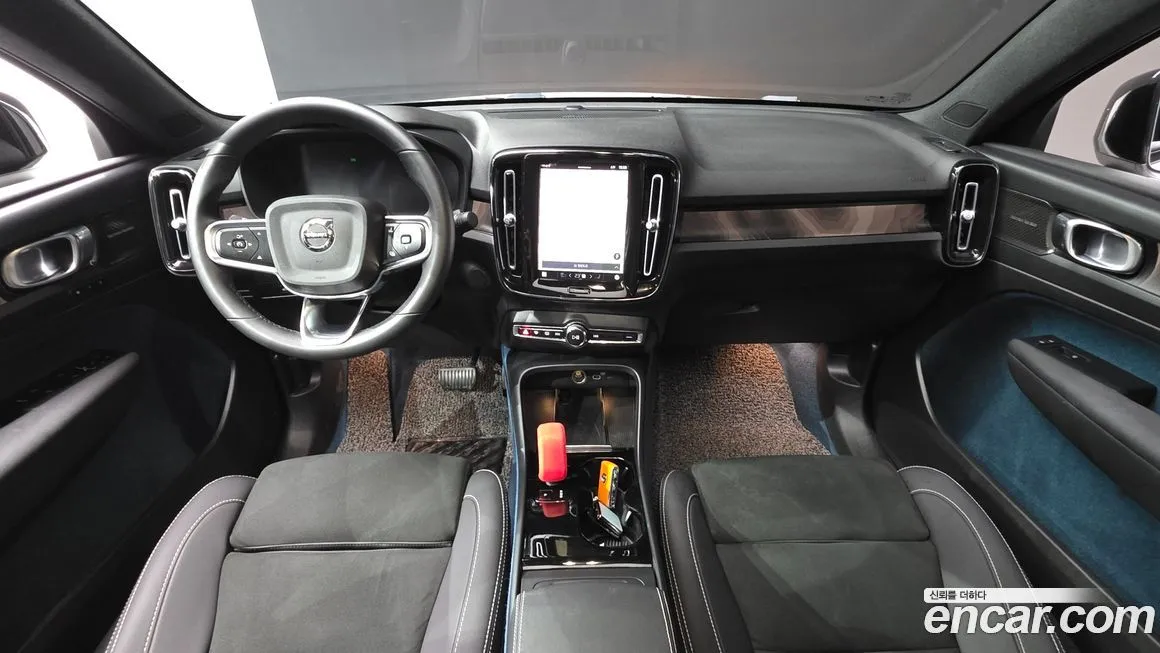 Volvo C40 — фото 10