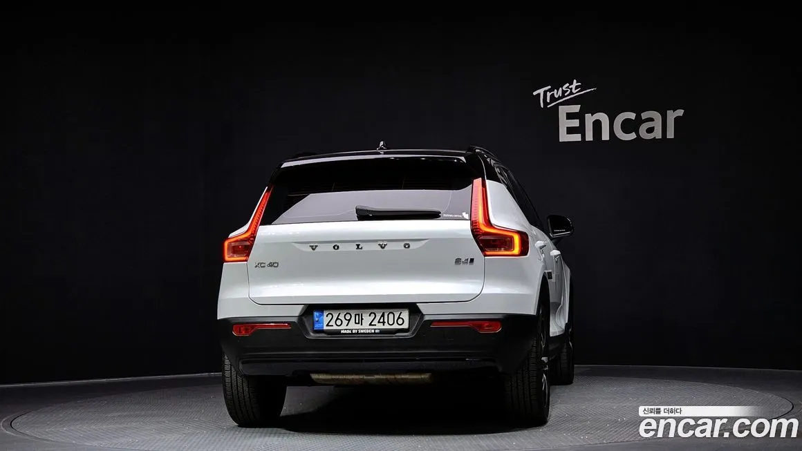 Volvo XC40 — фото 2