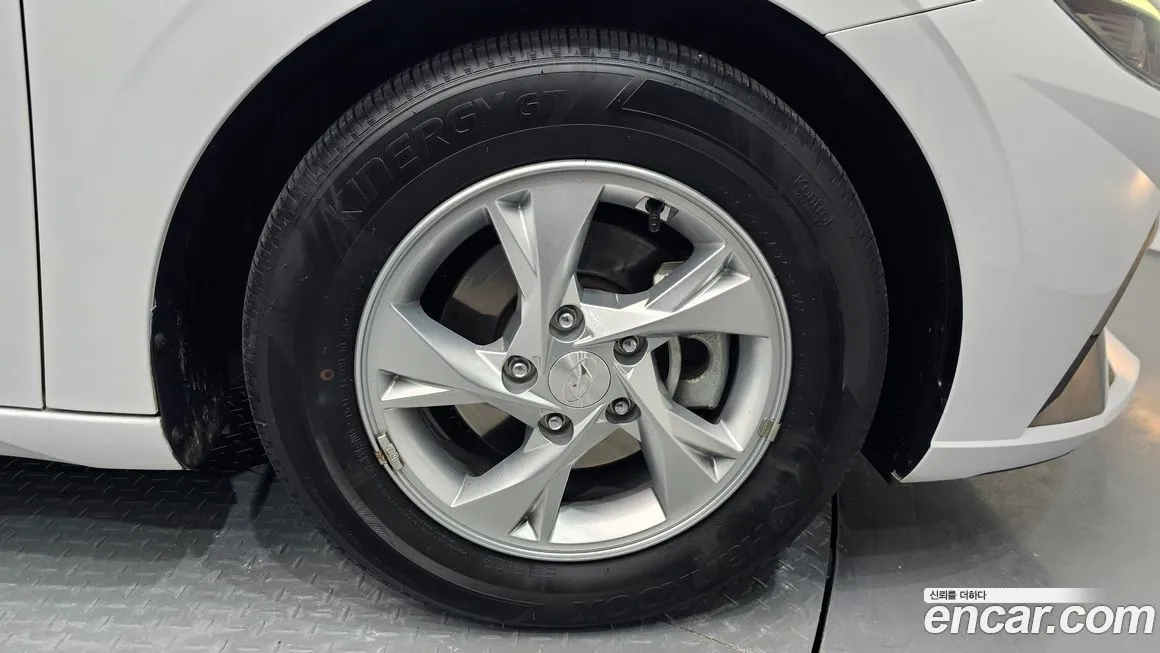 Hyundai AVANTE — фото 3