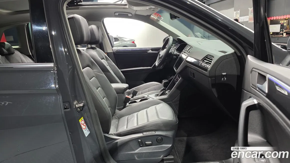 Volkswagen Tiguan — фото 8