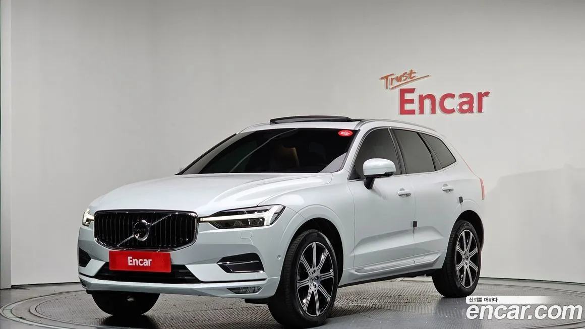 Volvo XC60 — фото 1