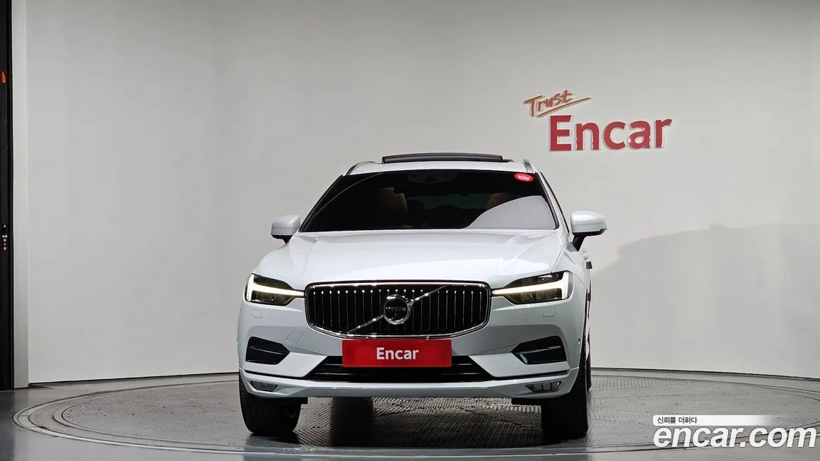 Volvo XC60 — фото 10
