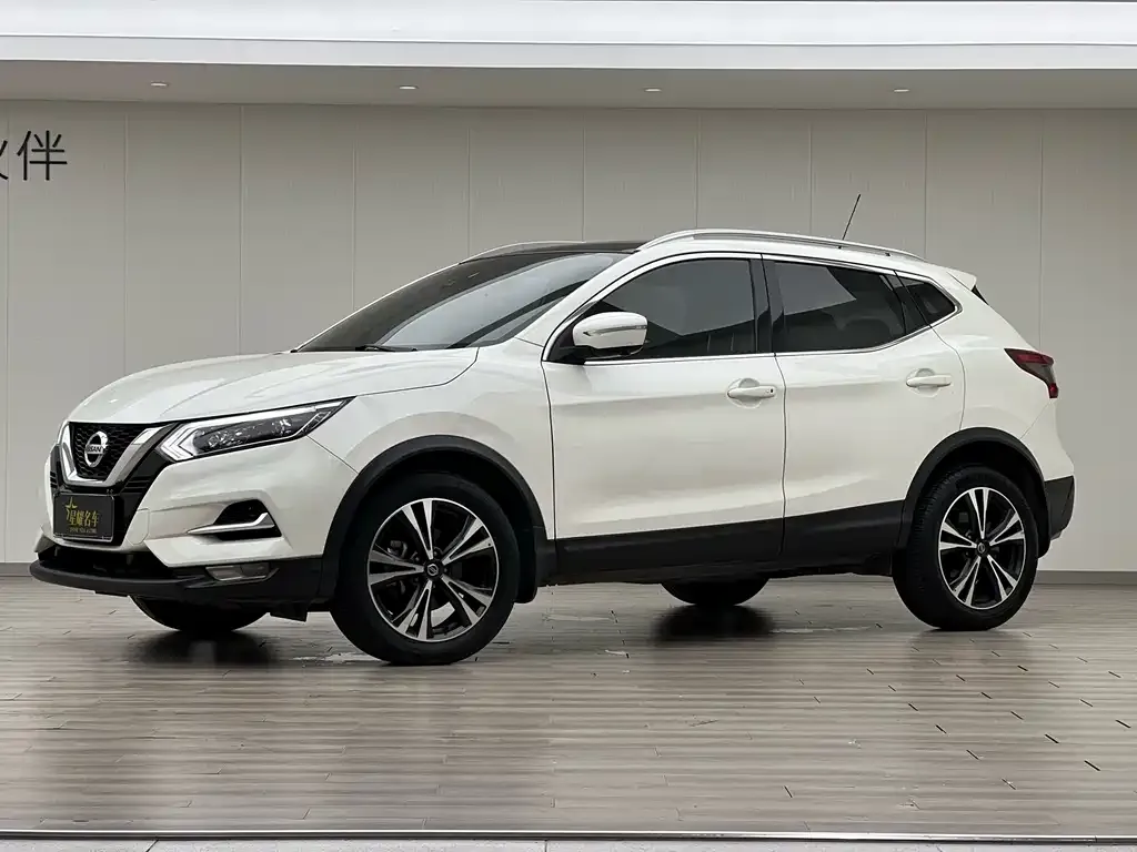 Nissan Qashqai — фото 1