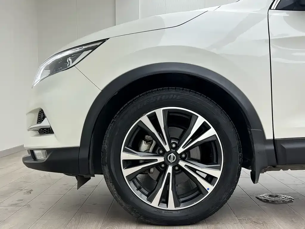 Nissan Qashqai — фото 5