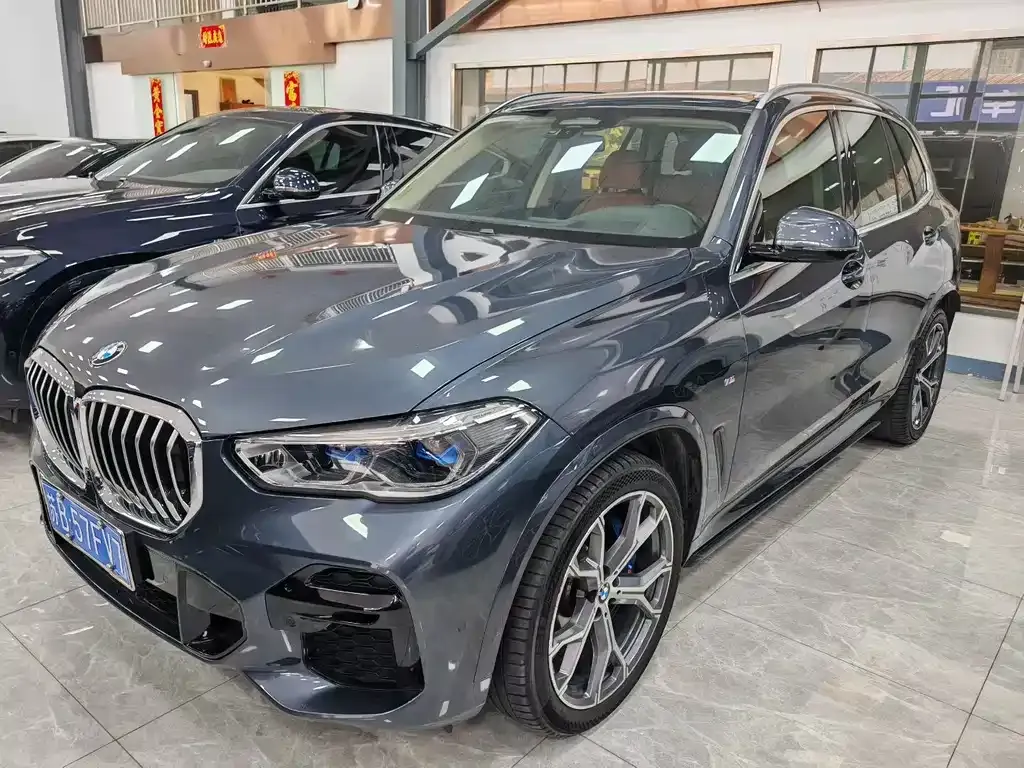 BMW X5 (Import) — фото 1
