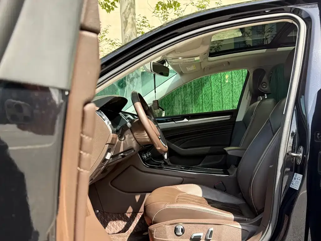 Volkswagen Phideon — фото 2
