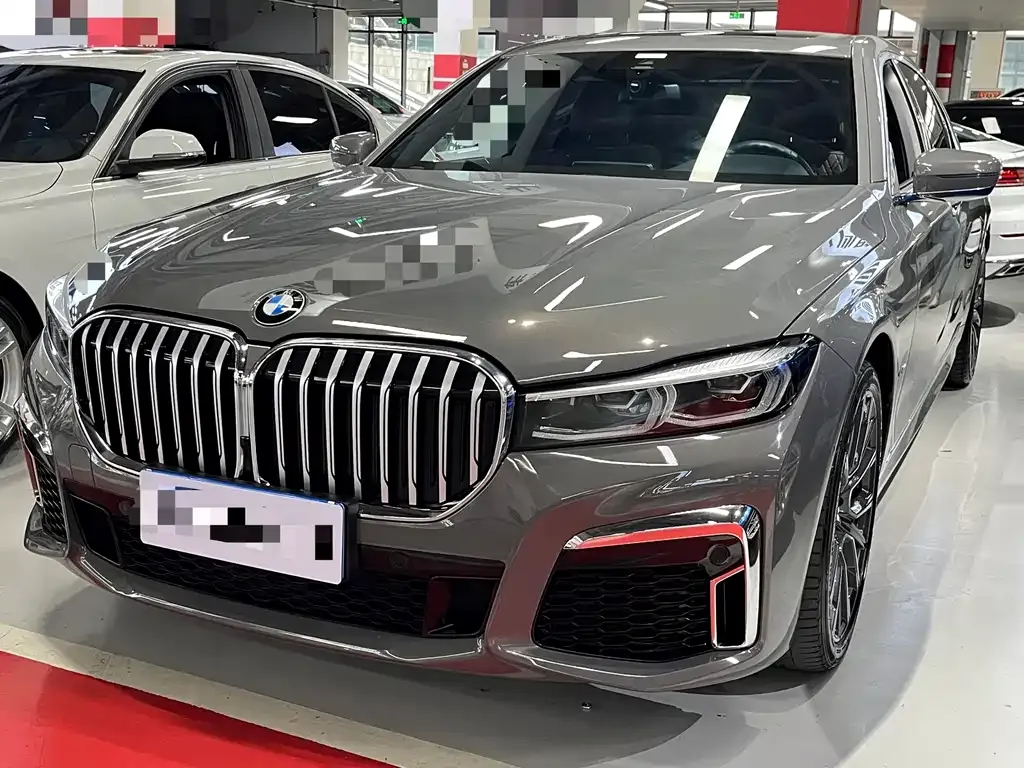 BMW 7 Series — фото 1