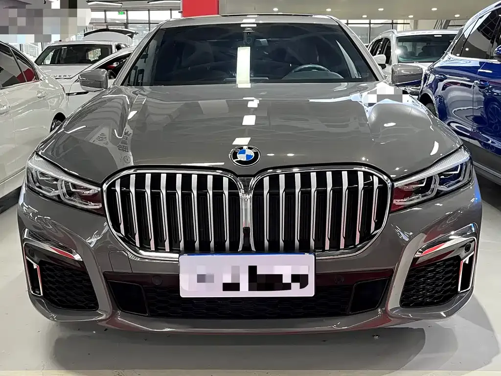 BMW 7 Series — фото 10
