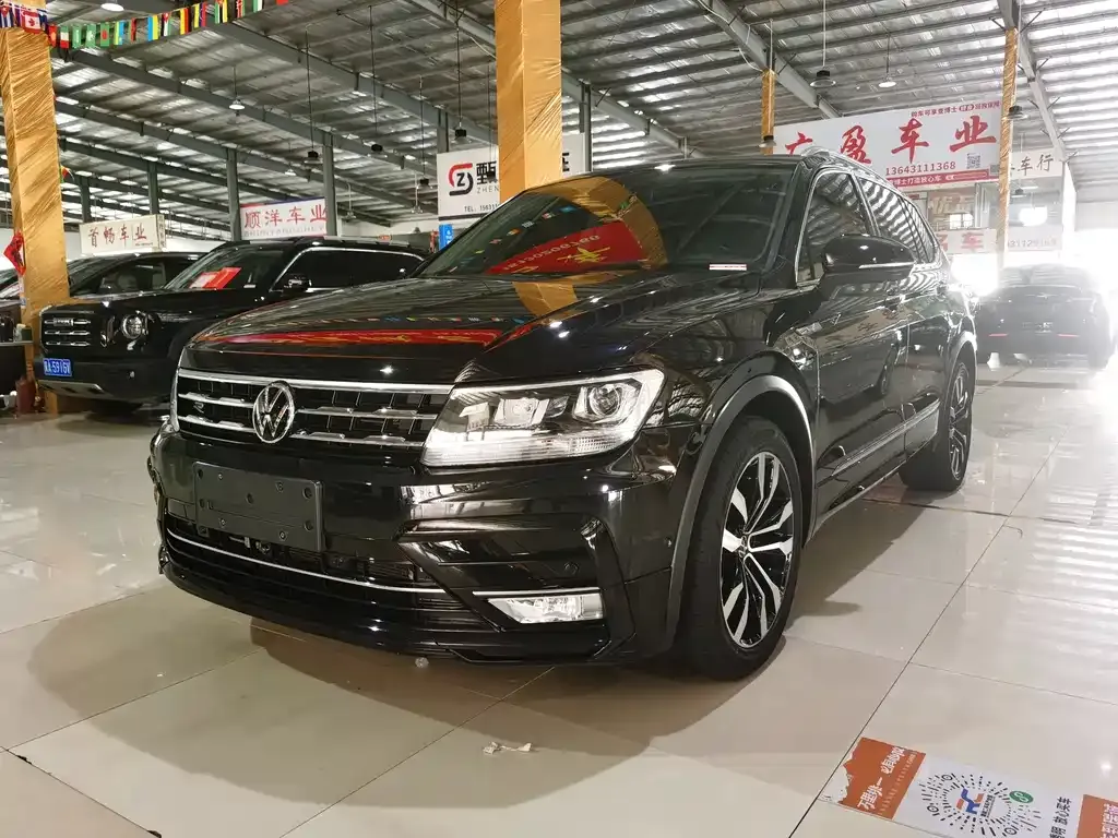 Volkswagen Tiguan L — фото 1
