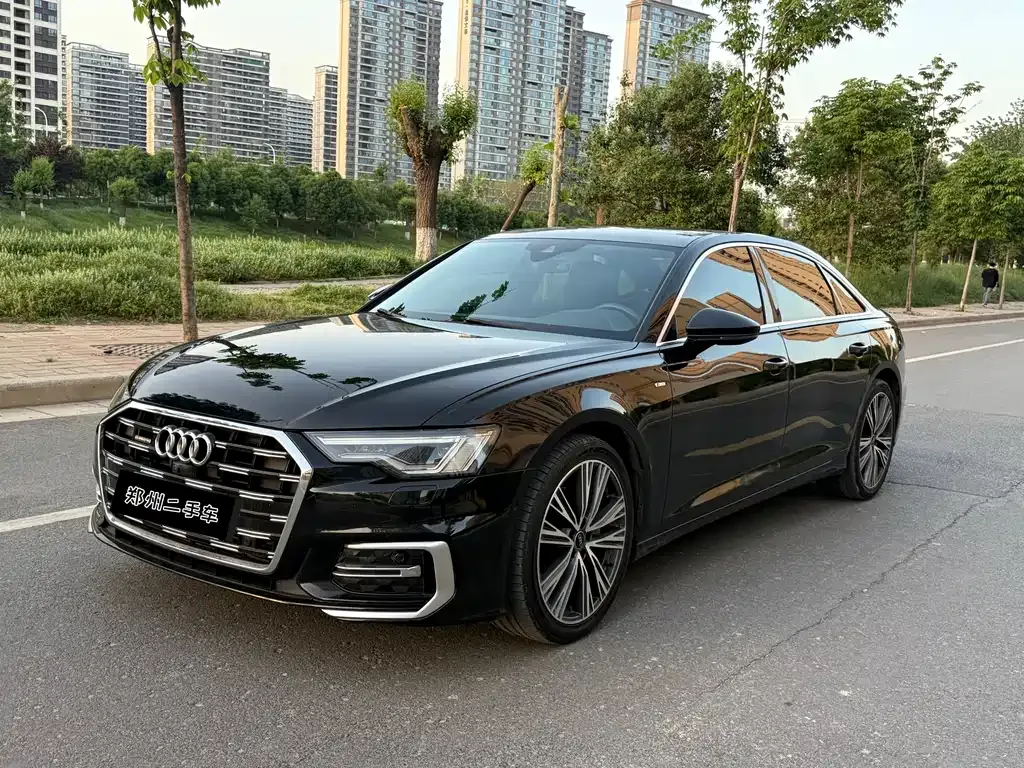 Audi A6L — фото 1