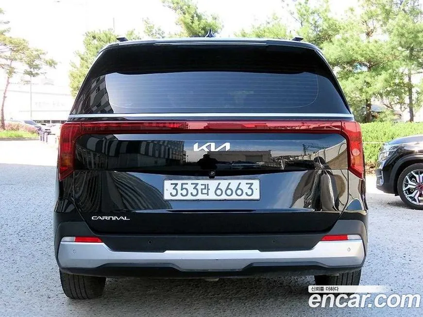 Kia Carnival — фото 4