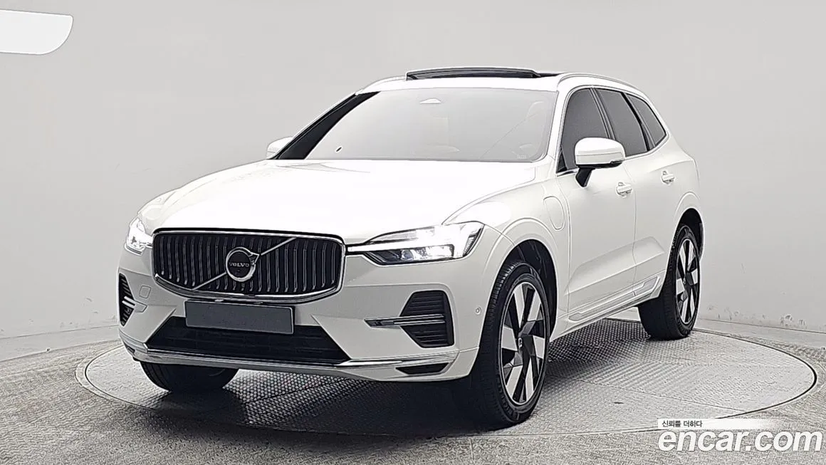 Volvo XC60 — фото 1