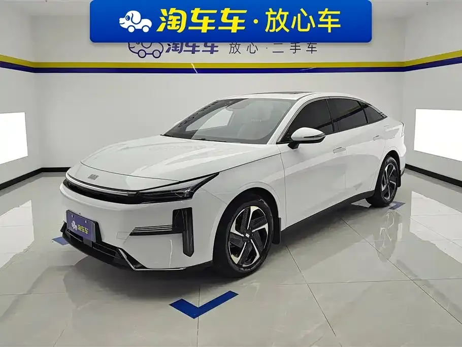 Geely Galaxy L6 — фото 1