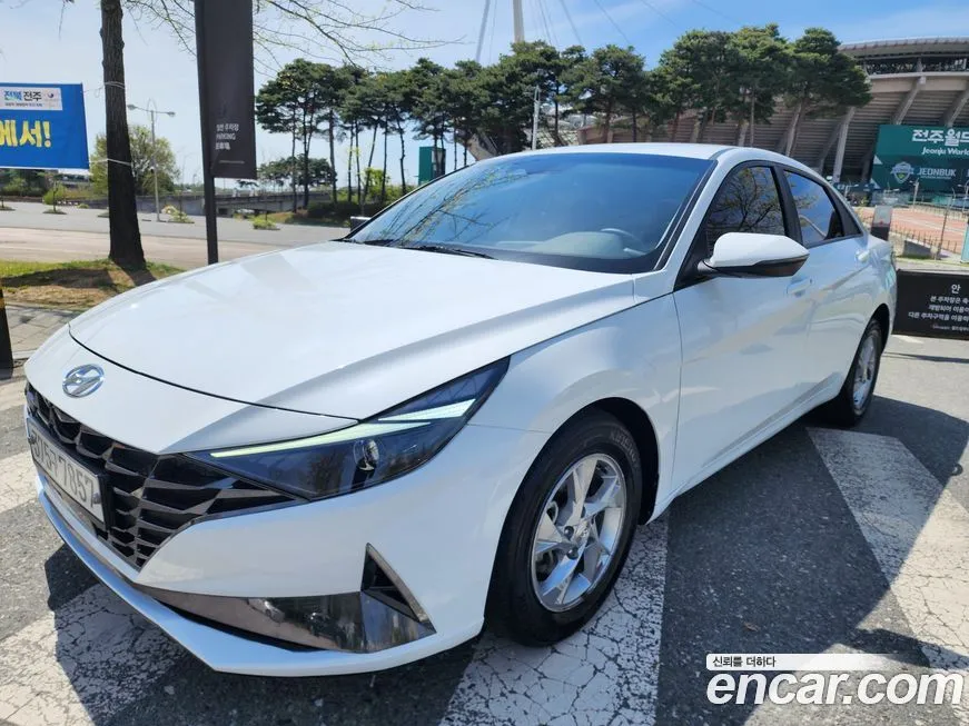 Hyundai AVANTE — фото 1