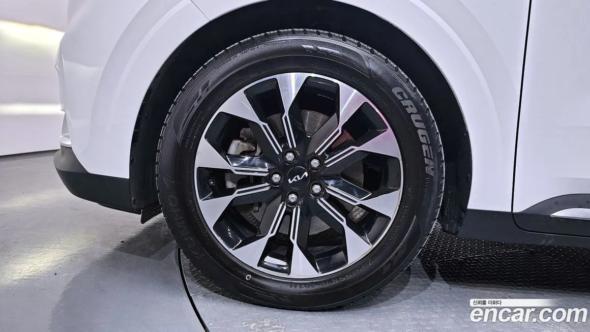 Kia Carnival — фото 10