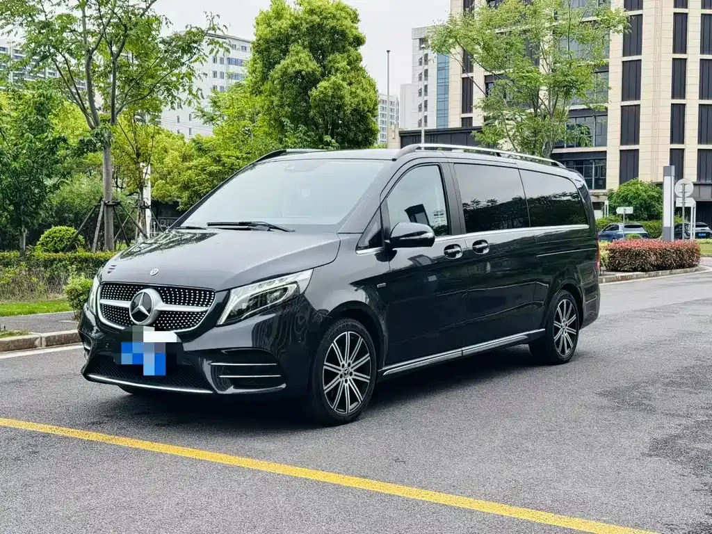 Mercedes-Benz V-Class — фото 1