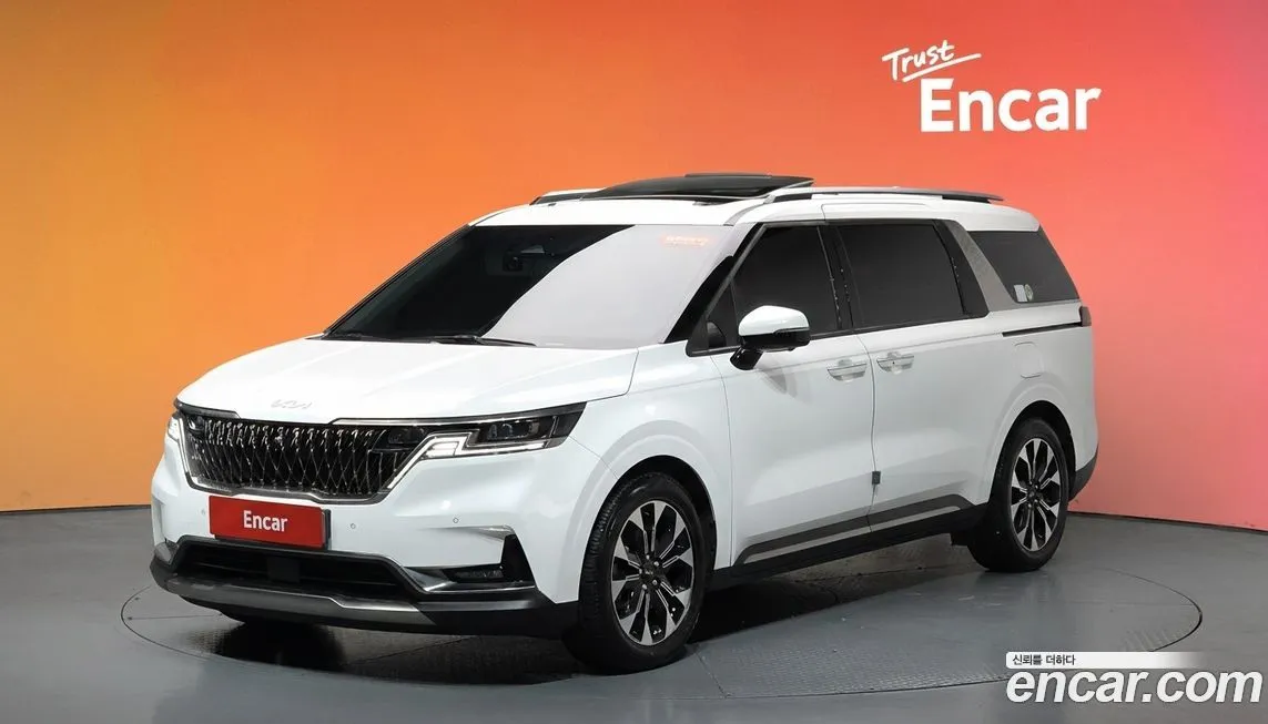 Kia Carnival — фото 1