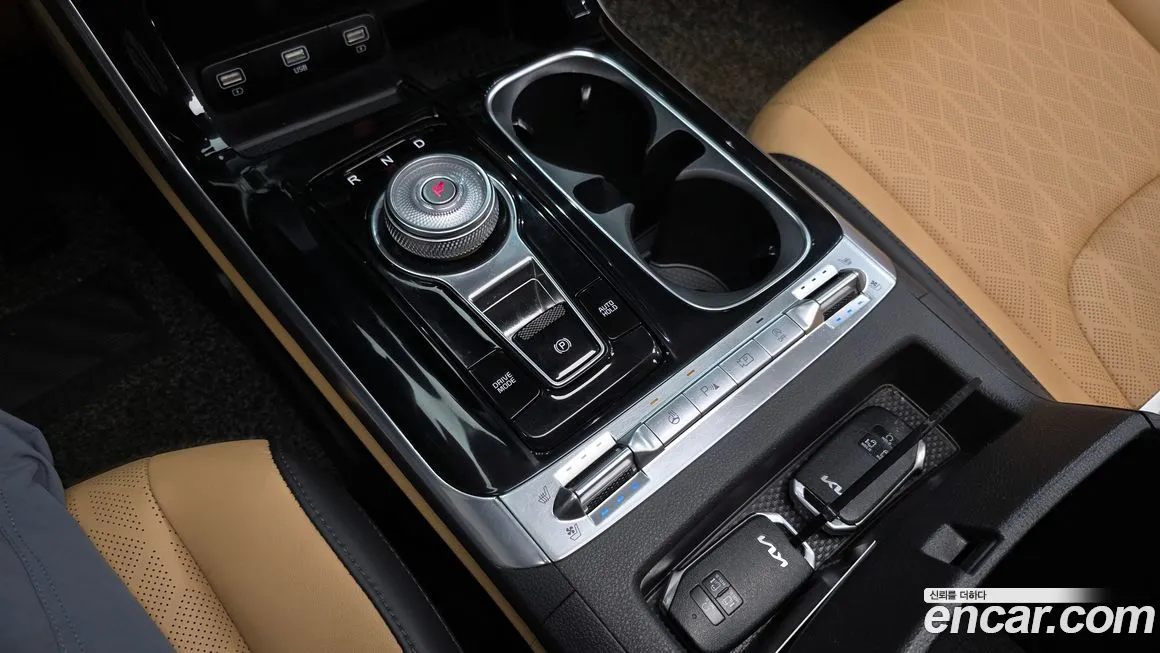 Kia Carnival — фото 10