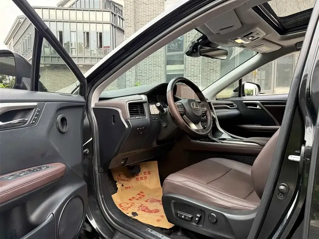 Lexus RX — фото 10
