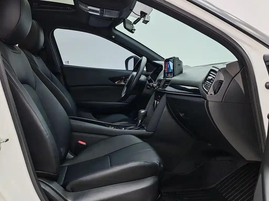 Mazda CX-4 — фото 10