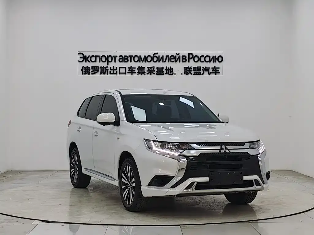 Mitsubishi Outlander — фото 6